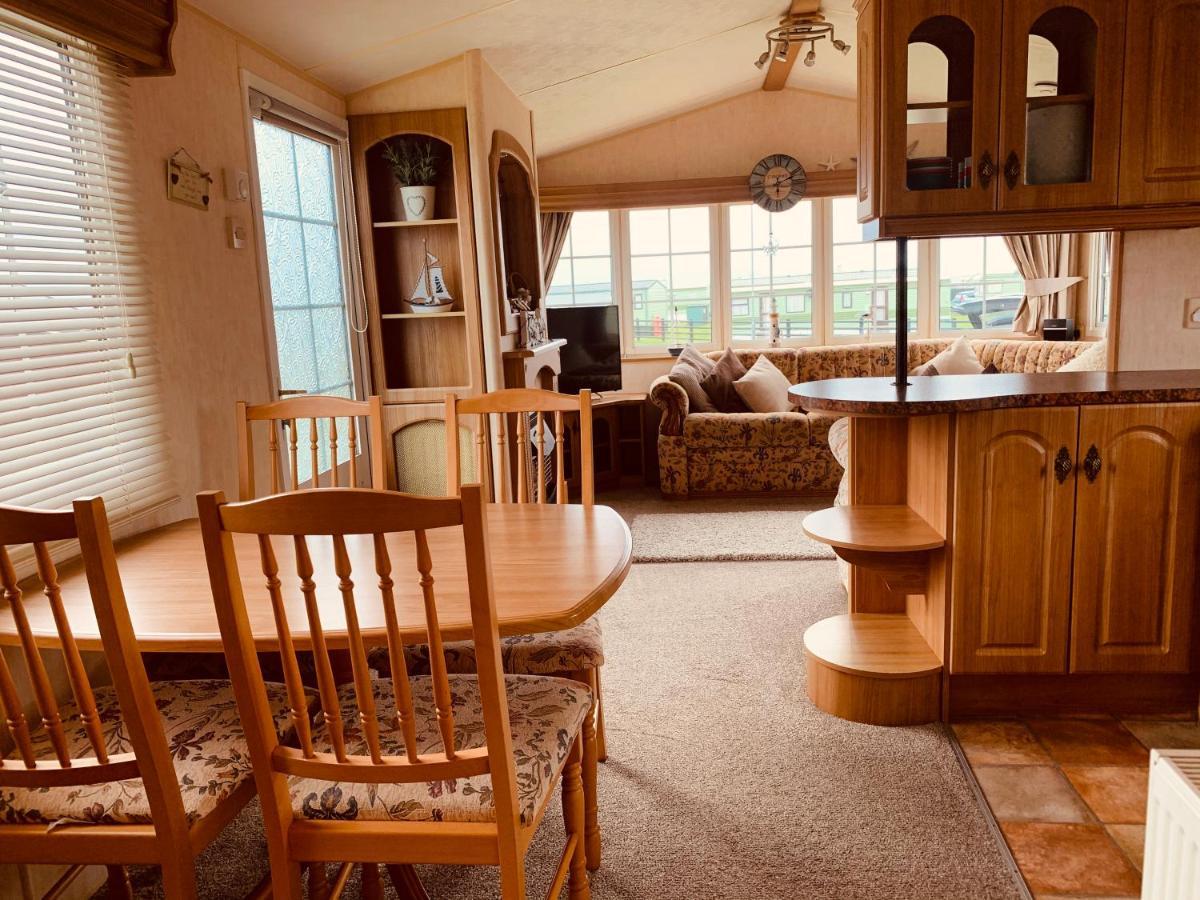 157 Amour Caravan Tywyn Exteriör bild