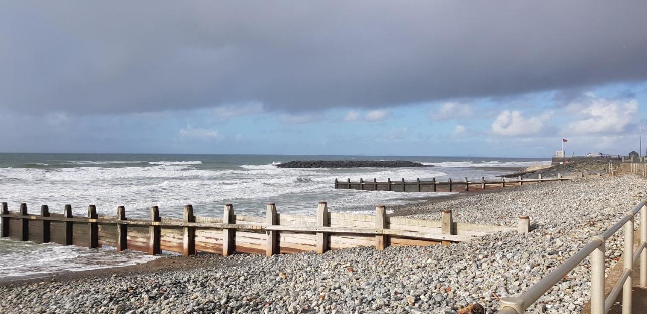 157 Amour Caravan Tywyn Exteriör bild